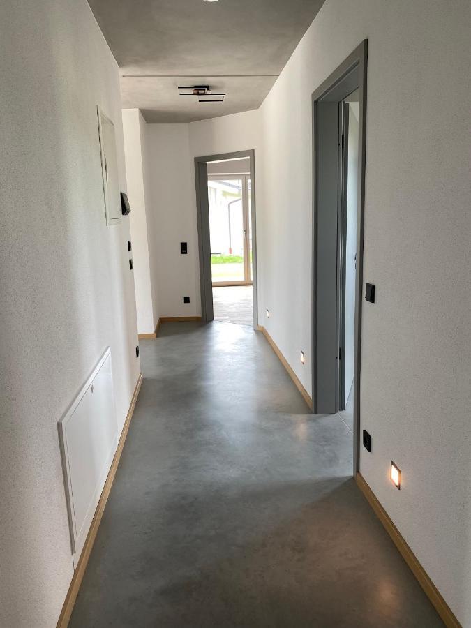 Neubau Gruener Wolpertinger Designwhg 106Qm Barrierefrei Lägenhet Breitbrunn am Chiemsee Exteriör bild